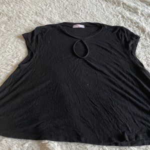 black key hole shirt